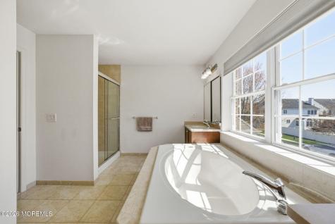 20 Royal Lane Howell NJ 07731