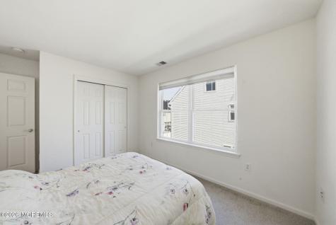 20 Royal Lane Howell NJ 07731
