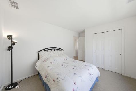 20 Royal Lane Howell NJ 07731