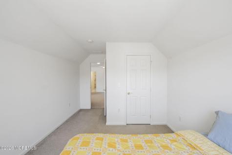 20 Royal Lane Howell NJ 07731