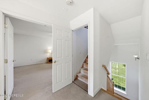 20 Royal Lane Howell NJ 07731
