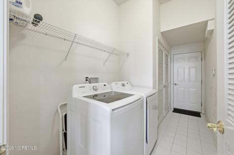 20 Royal Lane Howell NJ 07731