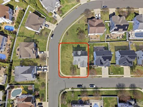 20 Royal Lane Howell NJ 07731