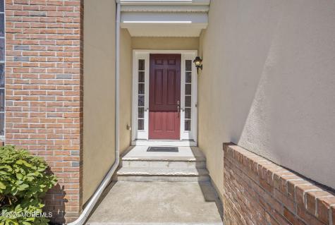 20 Royal Lane Howell NJ 07731