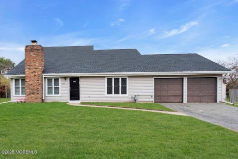 1575 Alamitos Drive Lakewood NJ 08701