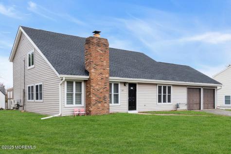 1575 Alamitos Drive Lakewood NJ 08701