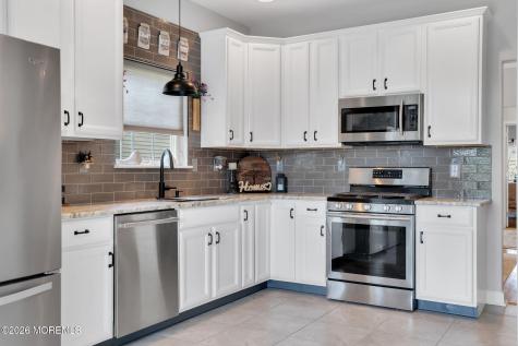 20 Wycliffe Drive Manchester NJ 08759