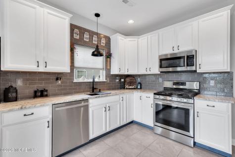 20 Wycliffe Drive Manchester NJ 08759