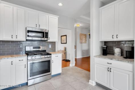 20 Wycliffe Drive Manchester NJ 08759
