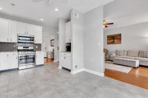 20 Wycliffe Drive Manchester NJ 08759
