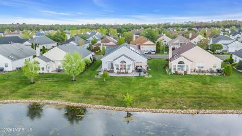 20 Wycliffe Drive Manchester NJ 08759