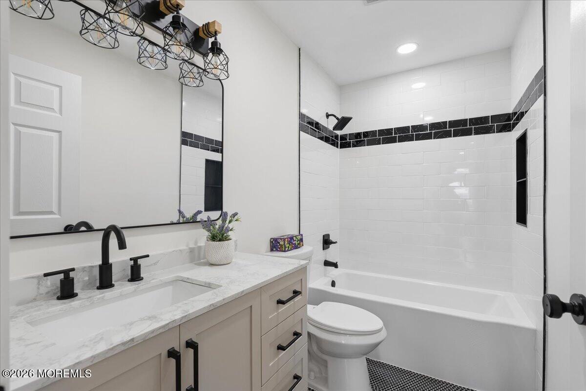 15 Buckingham Drive N Manchester NJ 08759
