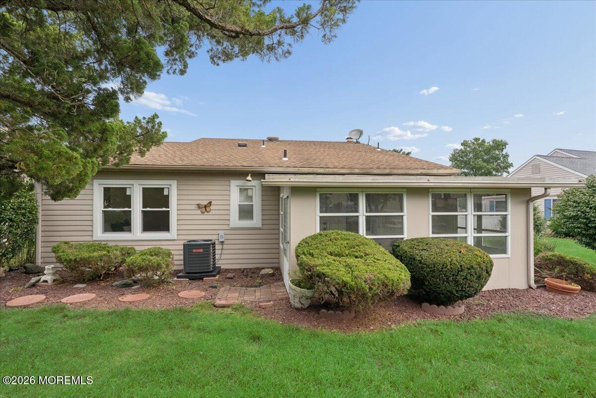 15 Buckingham Drive N Manchester NJ 08759