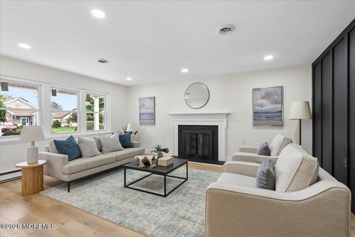15 Buckingham Drive N Manchester NJ 08759