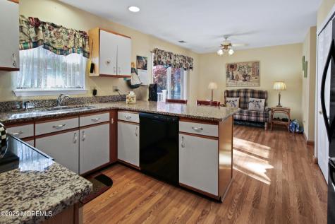 8 Morning Glory Lane Whiting NJ 08759