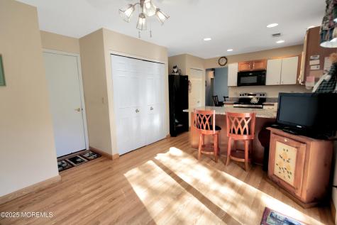 8 Morning Glory Lane Whiting NJ 08759