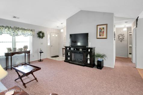 8 Morning Glory Lane Whiting NJ 08759
