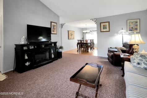 8 Morning Glory Lane Whiting NJ 08759