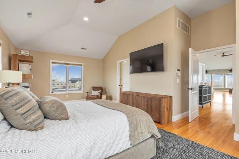 1220 S Green Street Tuckerton NJ 08087