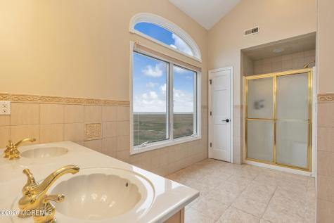 1220 S Green Street Tuckerton NJ 08087