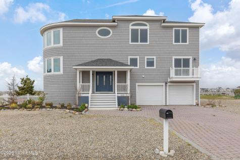 1220 S Green Street Tuckerton NJ 08087