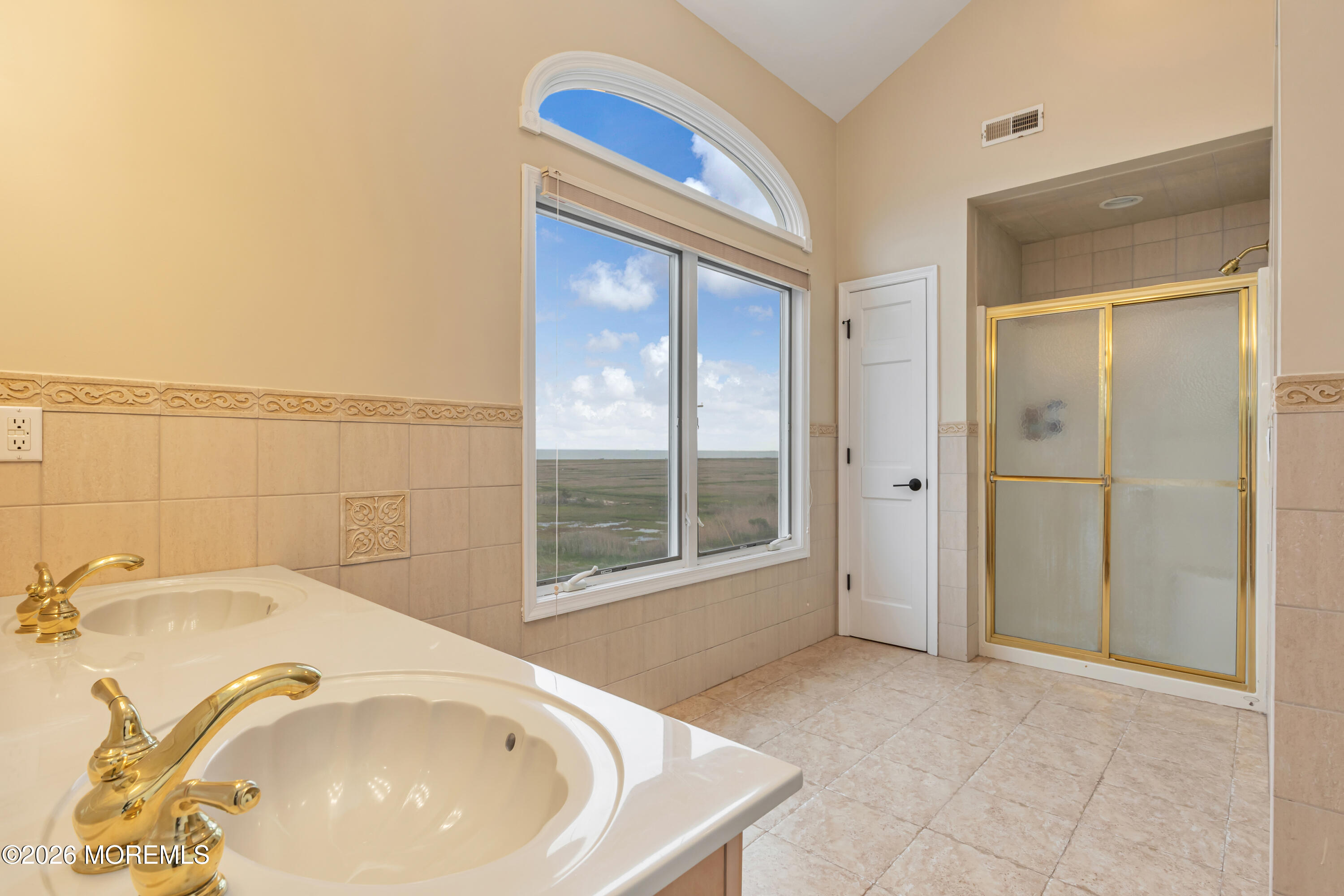 1220 S Green Street Tuckerton NJ 08087