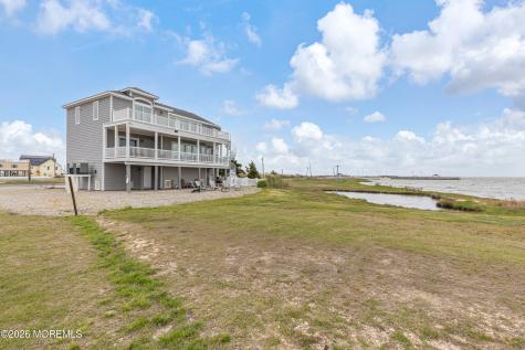 1220 S Green Street Tuckerton NJ 08087