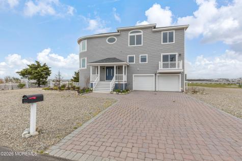 1220 S Green Street Tuckerton NJ 08087