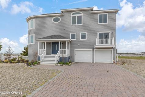 1220 S Green Street Tuckerton NJ 08087