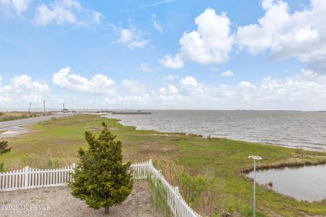 1220 S Green Street Tuckerton NJ 08087