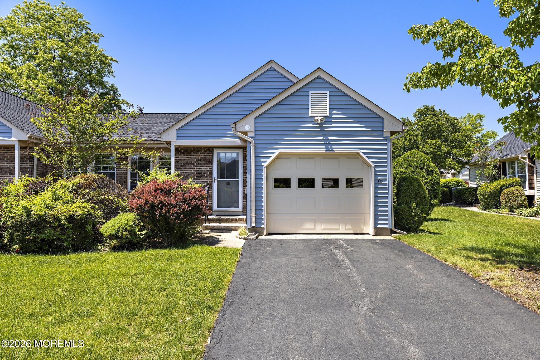 10 Alexander Hamilton Court Monroe NJ 08831