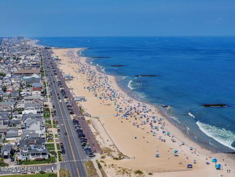 1903 Margerum Avenue Lake Como NJ 07719