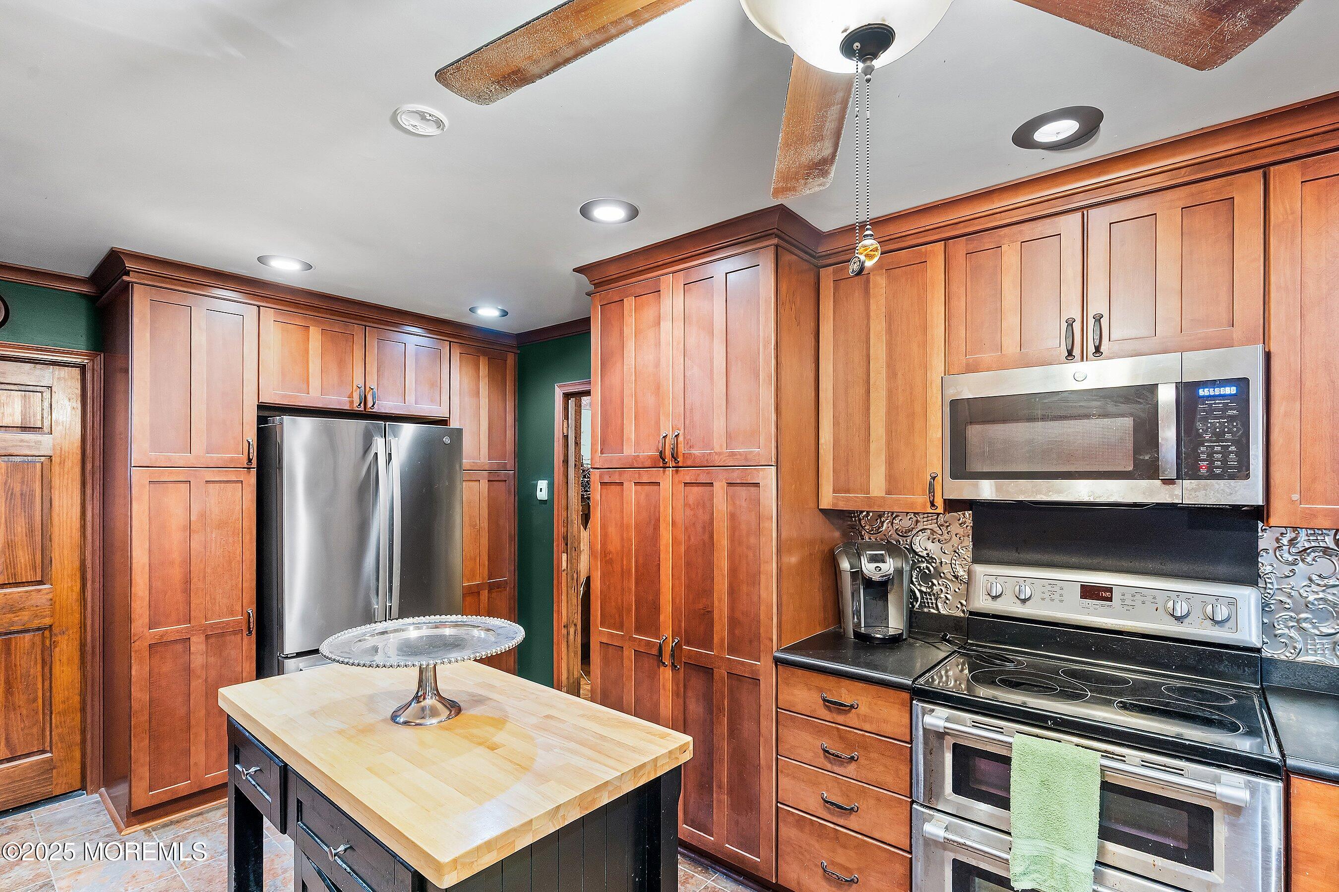 53 Hilltop Road Howell NJ 07731