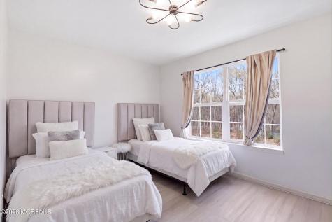 19 Susie Lane Jackson NJ 08527