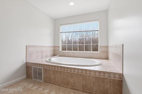 19 Susie Lane Jackson NJ 08527