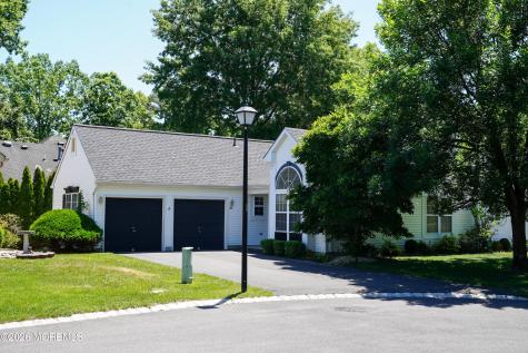 21 Tudor Court Jackson NJ 08527