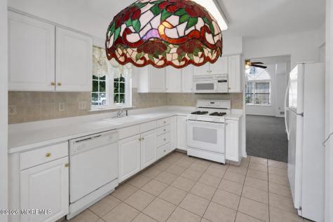 21 Tudor Court Jackson NJ 08527
