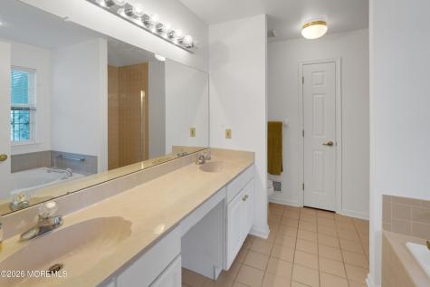 21 Tudor Court Jackson NJ 08527