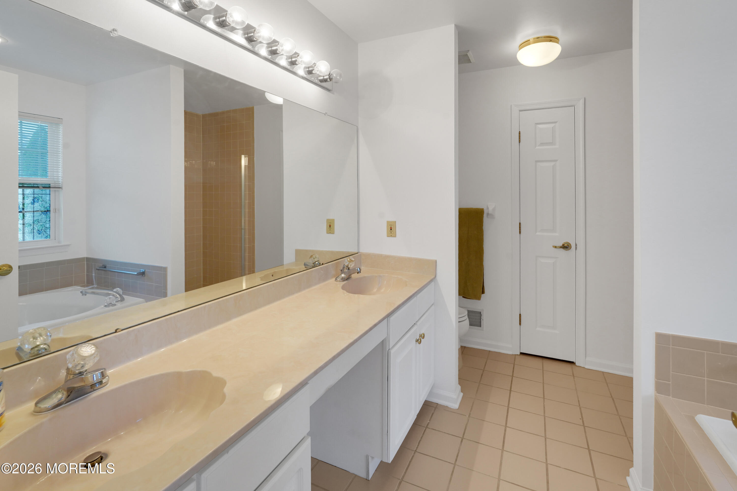 21 Tudor Court Jackson NJ 08527