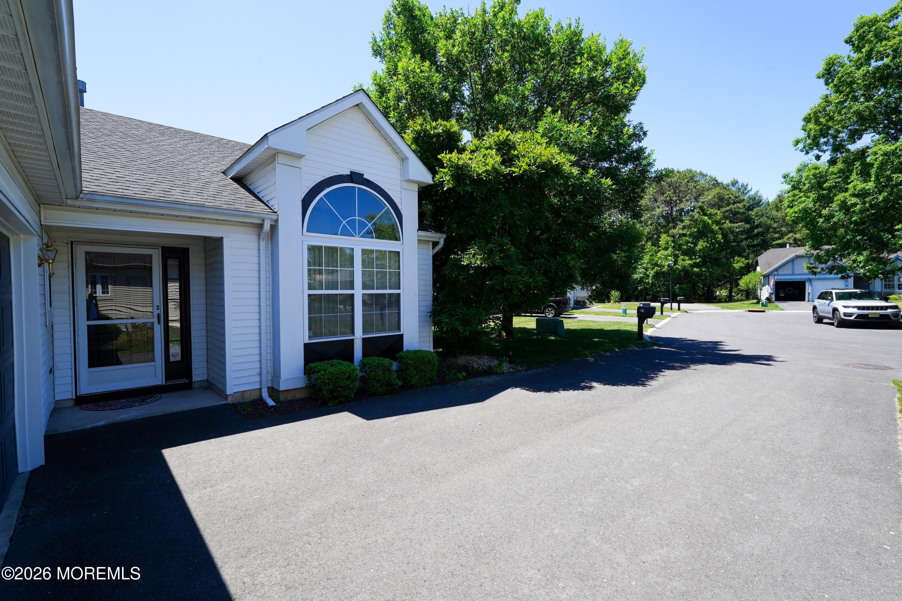 21 Tudor Court Jackson NJ 08527
