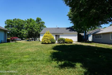 21 Tudor Court Jackson NJ 08527