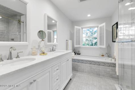 16 Mulberry Lane Colts Neck NJ 07722