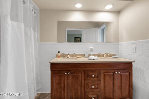 16 Mulberry Lane Colts Neck NJ 07722