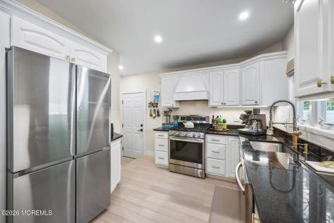 216 Parkview Terrace Lincroft NJ 07738