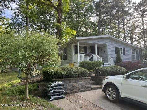 39 Hibiscus Place Jackson NJ 08527
