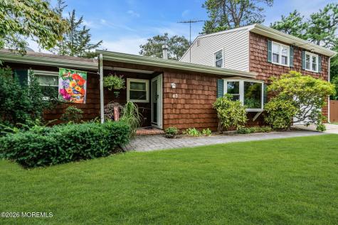 43 Railroad Avenue Beachwood NJ 08722
