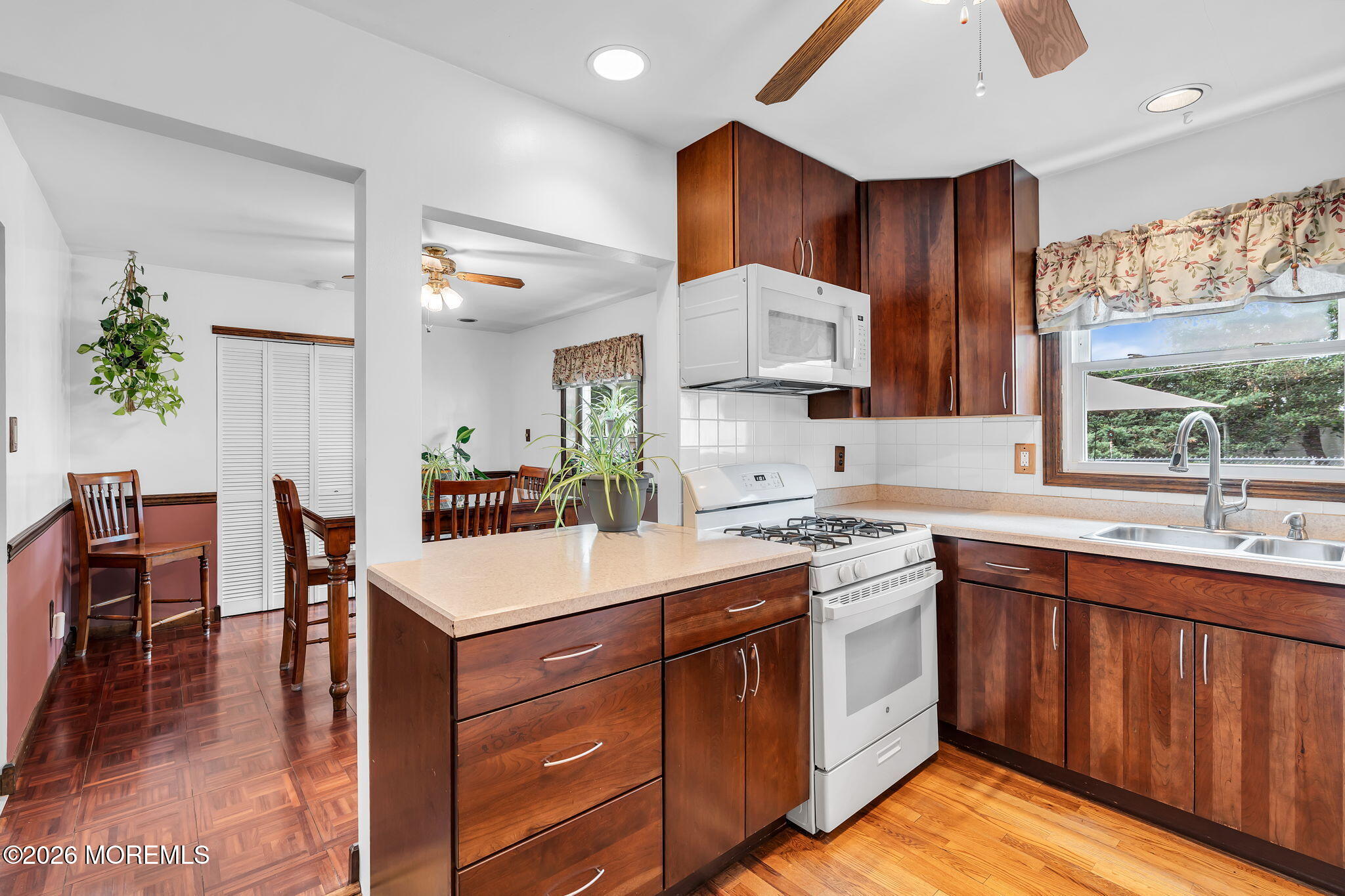 43 Railroad Avenue Beachwood NJ 08722