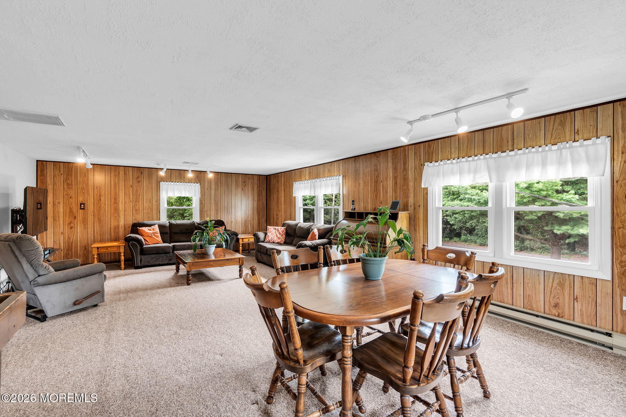 43 Railroad Avenue Beachwood NJ 08722