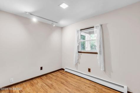 43 Railroad Avenue Beachwood NJ 08722