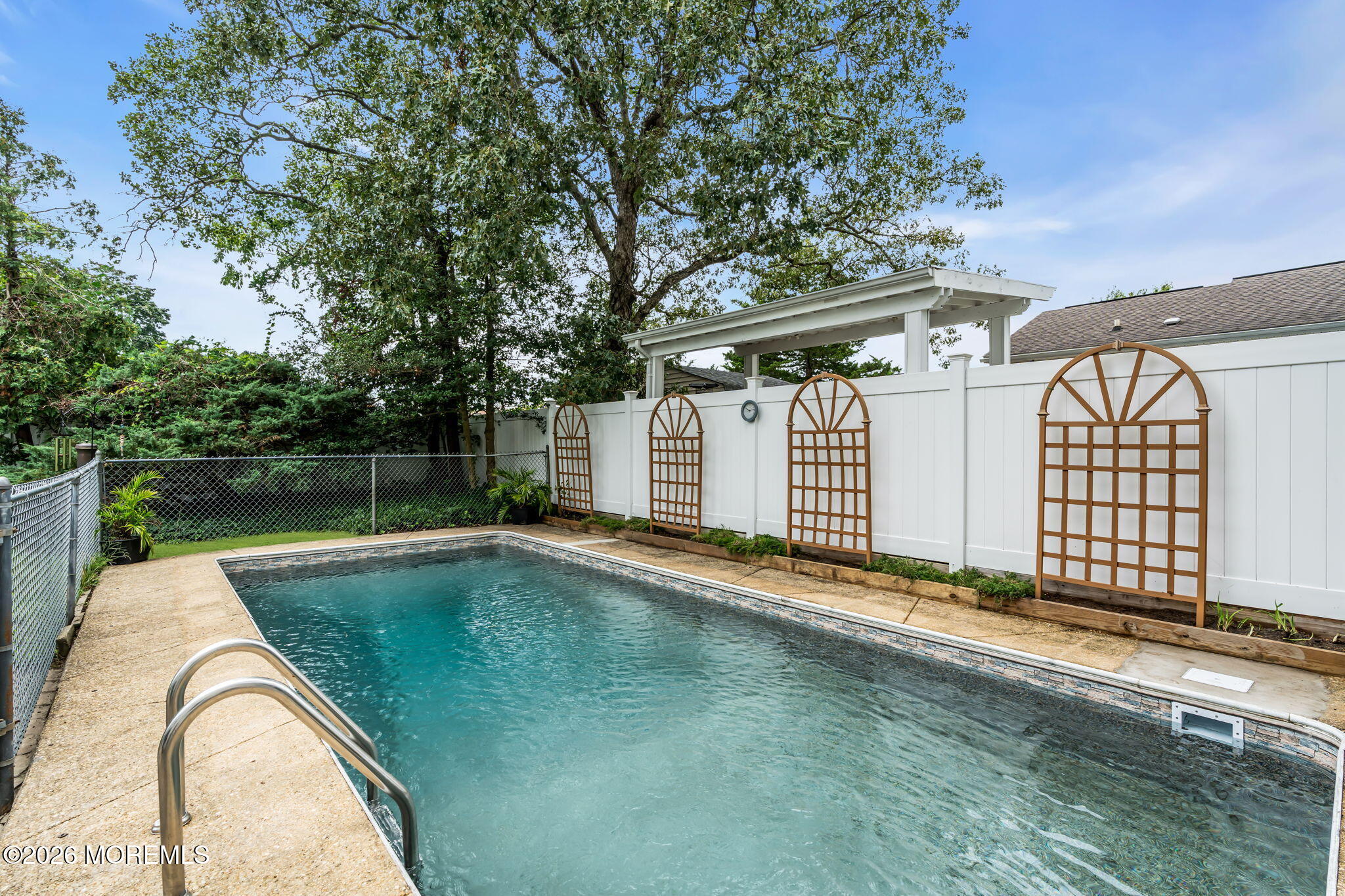 43 Railroad Avenue Beachwood NJ 08722